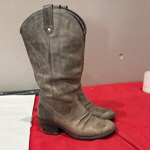 Nurture by Lamaze Gray Heeled Boots